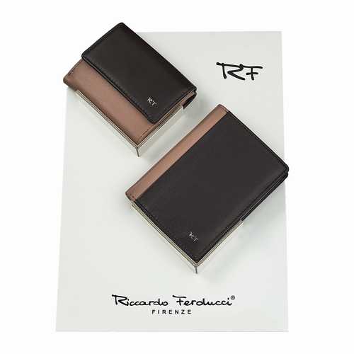 Ferducci display with 2 pouches