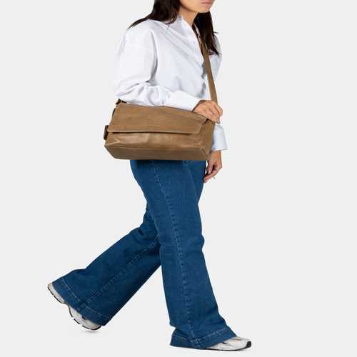 JUST JOLIE MESSENGER BAG